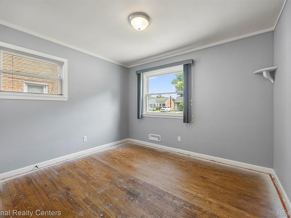 650 Arlington St, photo 19