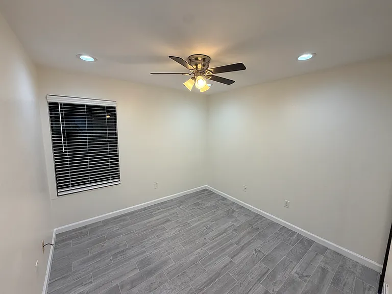 9424 Twin Trails Dr #103 — Photo 28