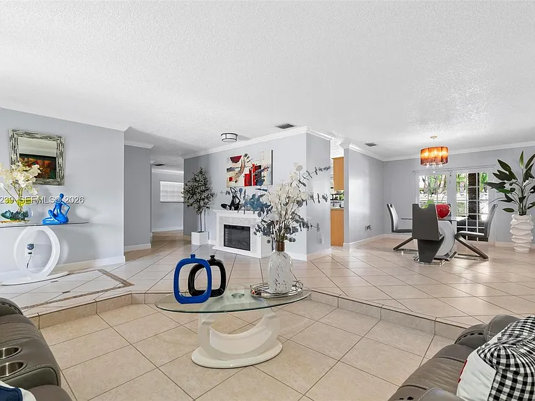 14012 SW 38th Ter — Photo 10