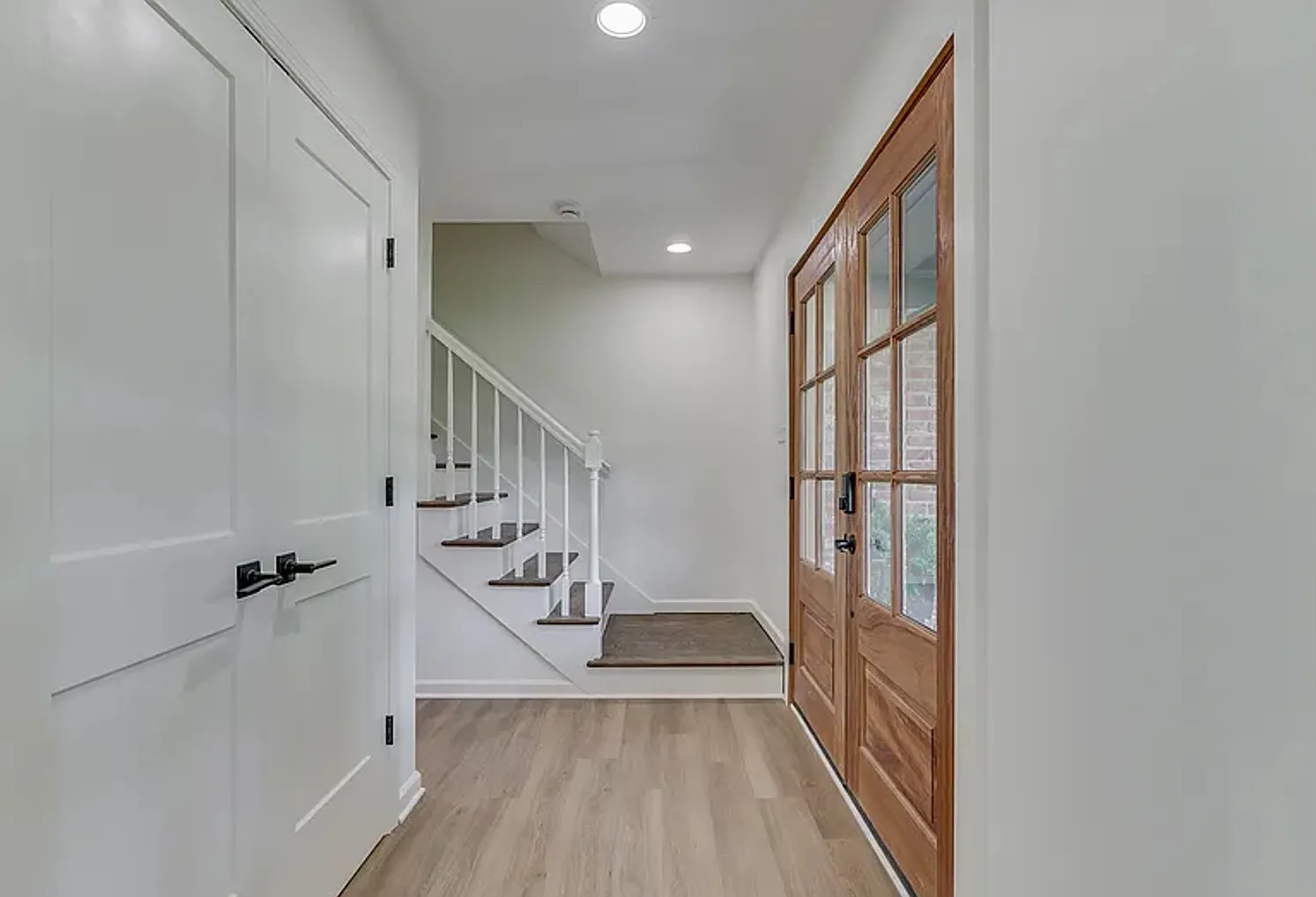 4 bed, 2.5 bath, 3272 sqft, $4,300 — Photo 2