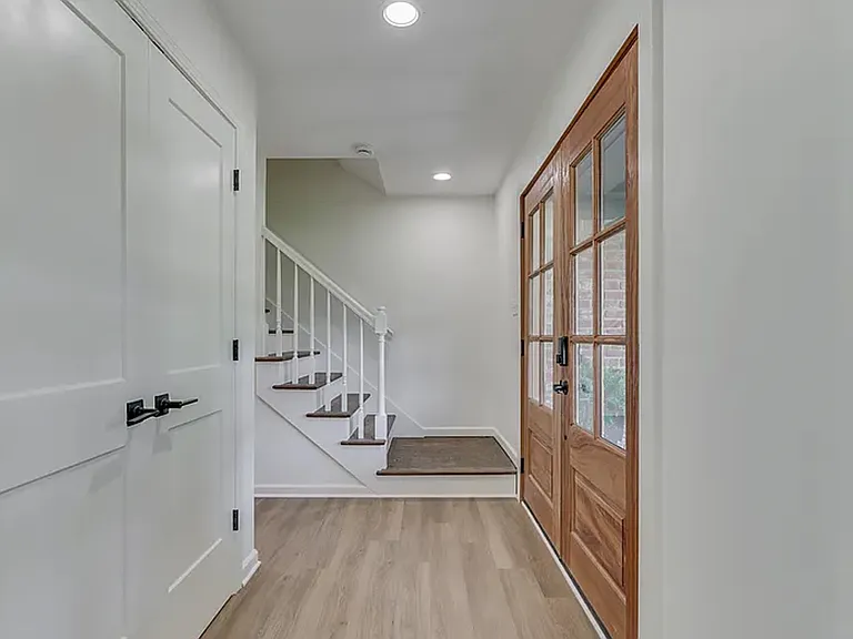 11506 Rolling Springs Dr — Photo 2