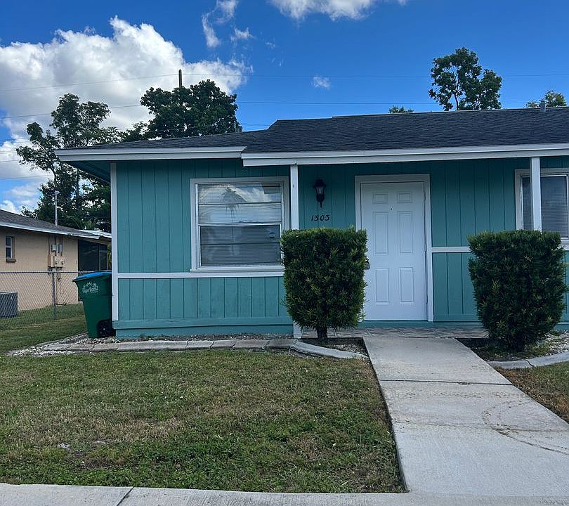 1st image of 1303 SW Santa Barbara Pl
