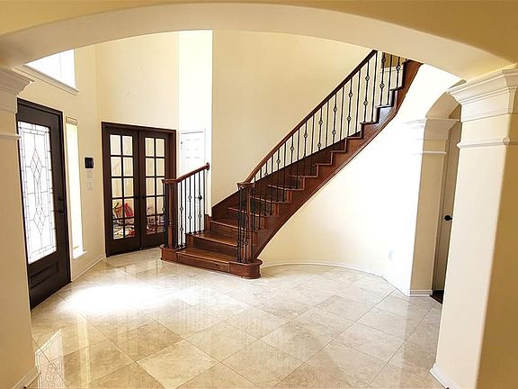 3rd image of 17318 Crescent Canyon Dr