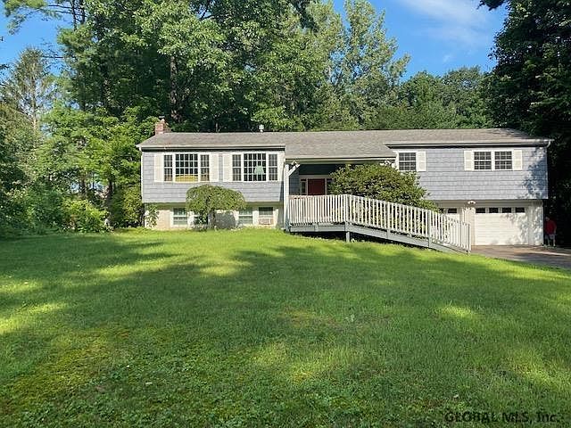 1st image of 29 Pine Hill Bnd