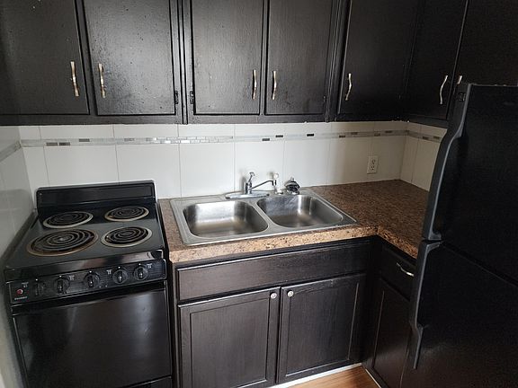 2nd image of 4302 Monroe St #3