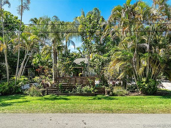 4th image of 11821 NW 5th St