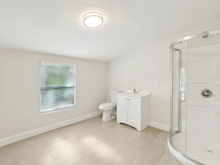 5710 Kenwood Ave — Photo 22
