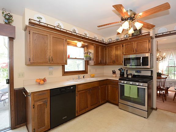 Kitchen to Formal Dining Rm