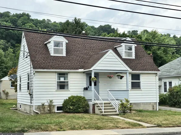 1115 W 4th St, Lewistown, PA 17044