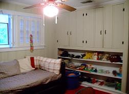 5th image of 1101 E Brazos St