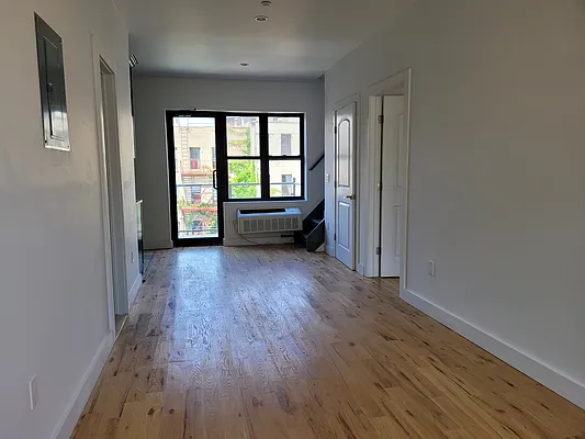 Rented by Capri Jet Realty Corp | media 18