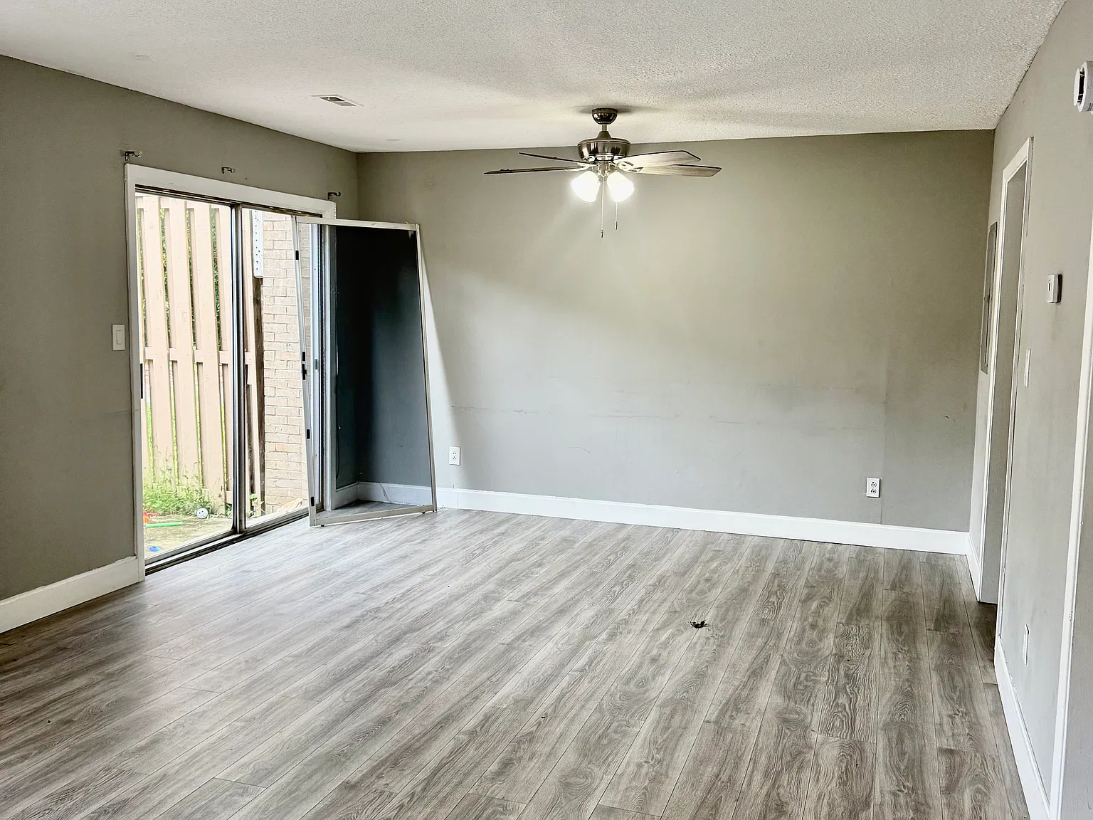 2 bed, 1200 sqft, $1,600 — Photo 3