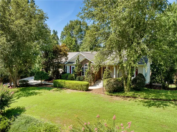 331 N Summit Dr, Seneca, SC 29672