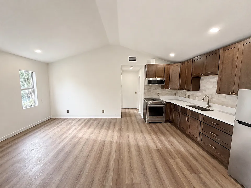 4411 Vista Coronado Dr