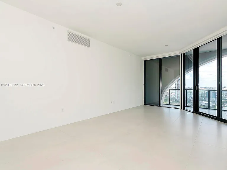 1000 Biscayne Blvd #2002 — Photo 24