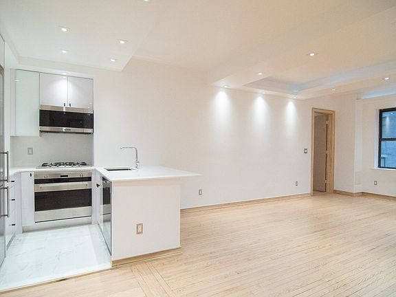 3rd image of 145 W 58th St #4A