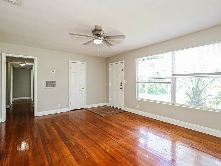 2615 Ligustrum Rd — Photo 4