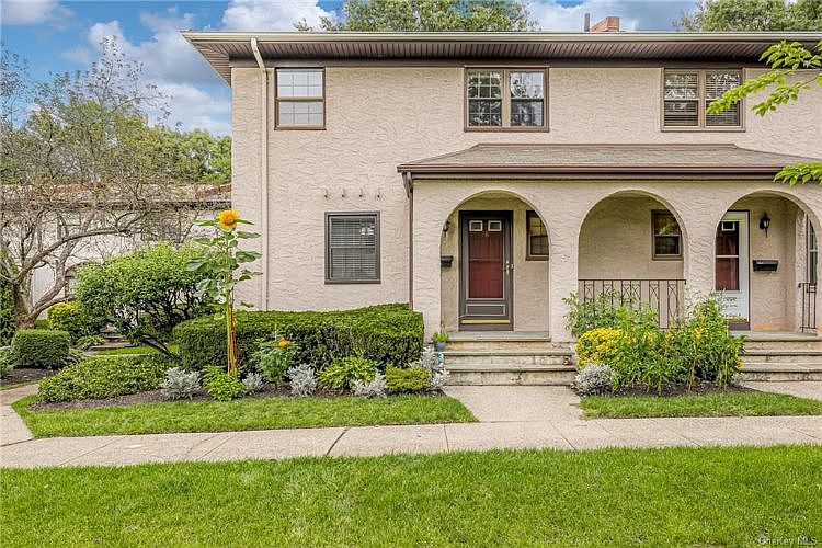 1st image of 38 Somerset Dr