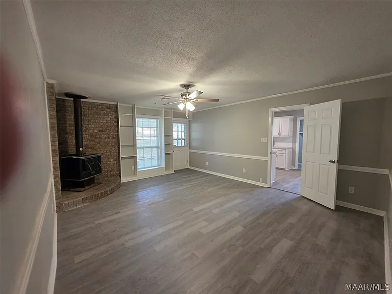 744 Ledyard Pl — Photo 7