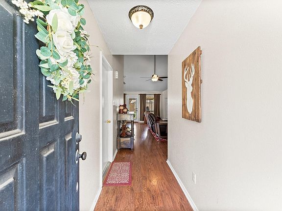 2nd image of 2110 Creston Dr