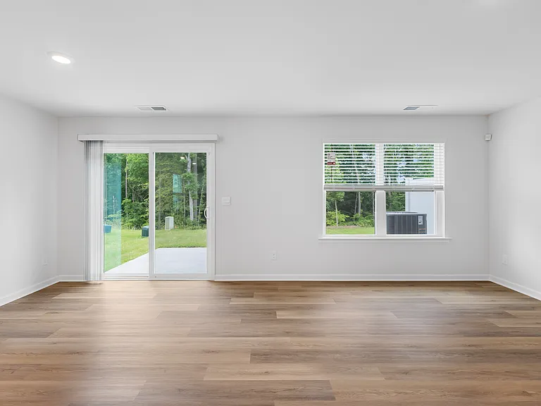 5150 Hyrule Dr — Photo 7