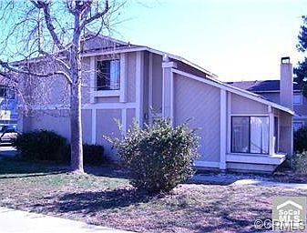 FRONT PHOTO OF TOWHOME