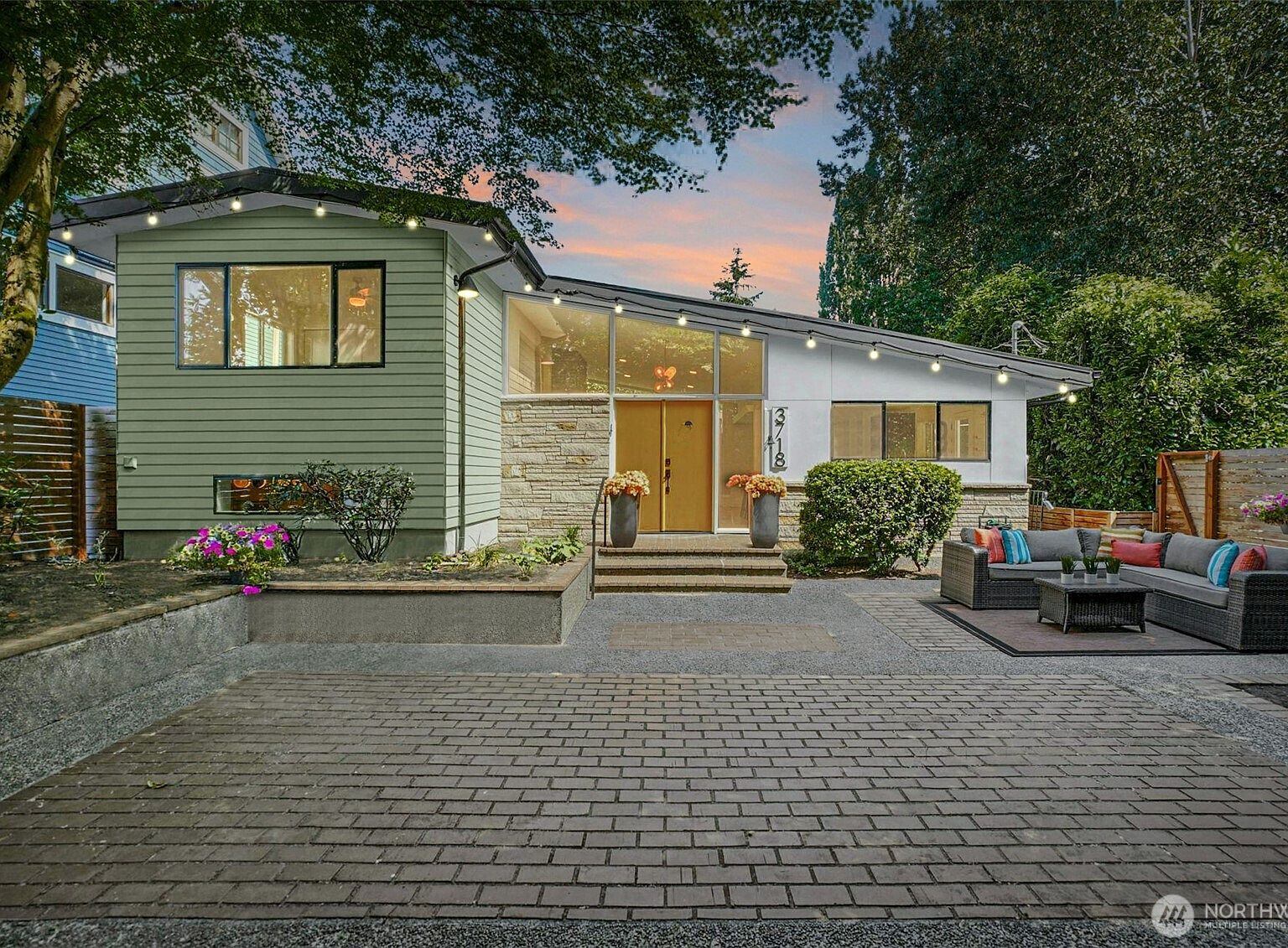 3718 NE 41st Street, Seattle, WA 98105 | Zillow