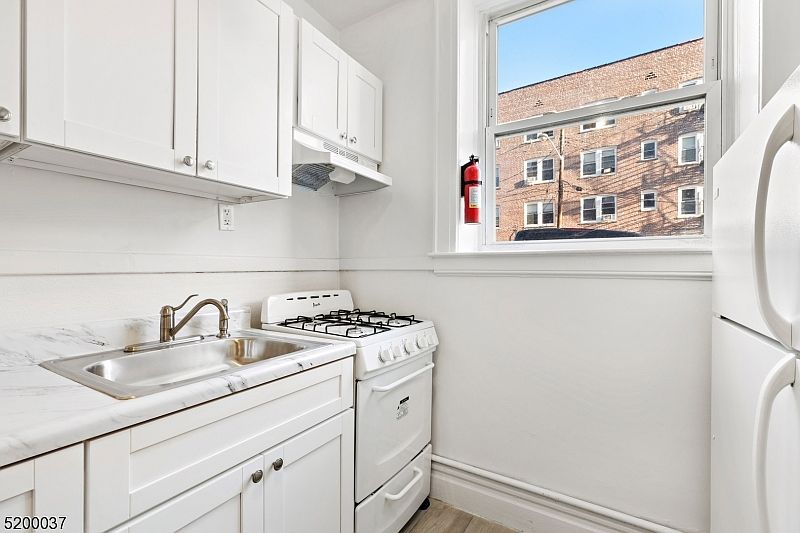 1st image of 47 N Fullerton Ave APT B1