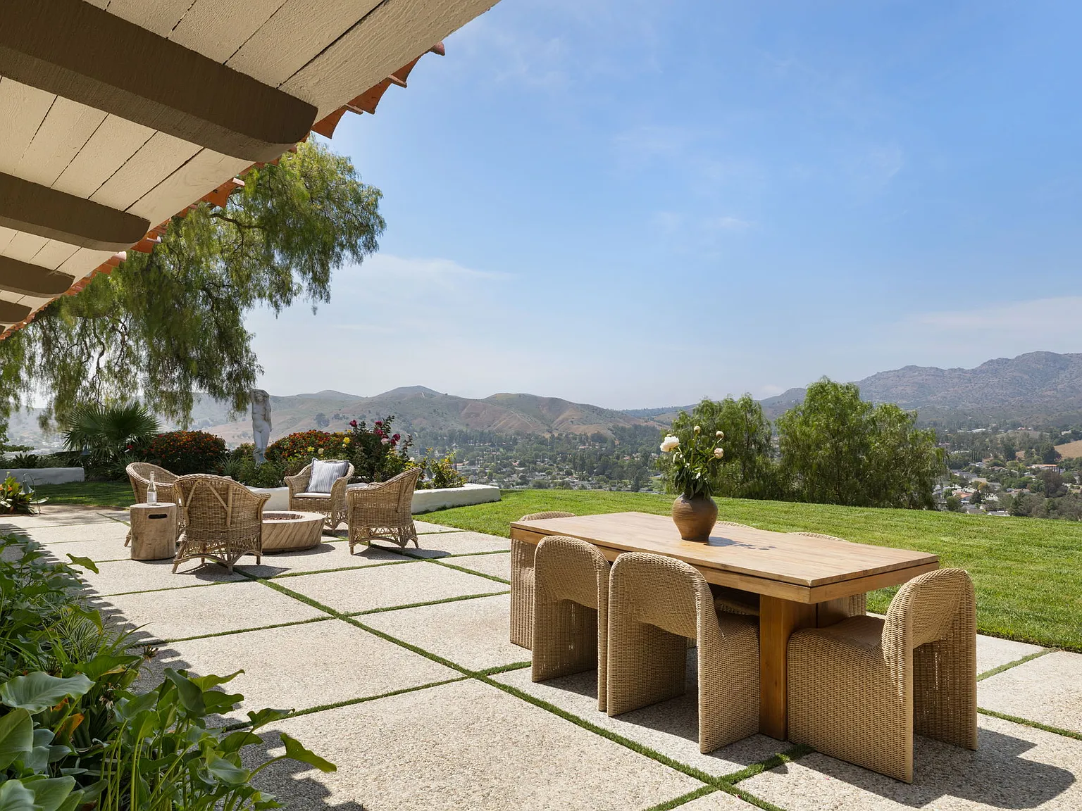 7 bed, 6831 sqft, $37,500 — Photo 4