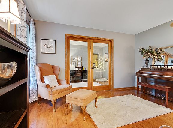 3rd image of 1420 Millview Dr