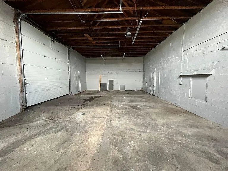 Garage / Workshop