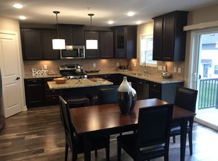 9777 5th Street Ln N, Lake Elmo, MN 55042