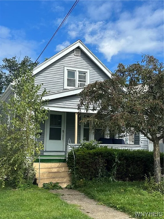 382 Shirley Ave photo 1