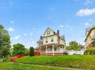 253 Oak St, Holyoke, MA 01040