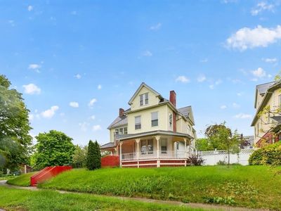 253 Oak St, Holyoke, MA, 01040