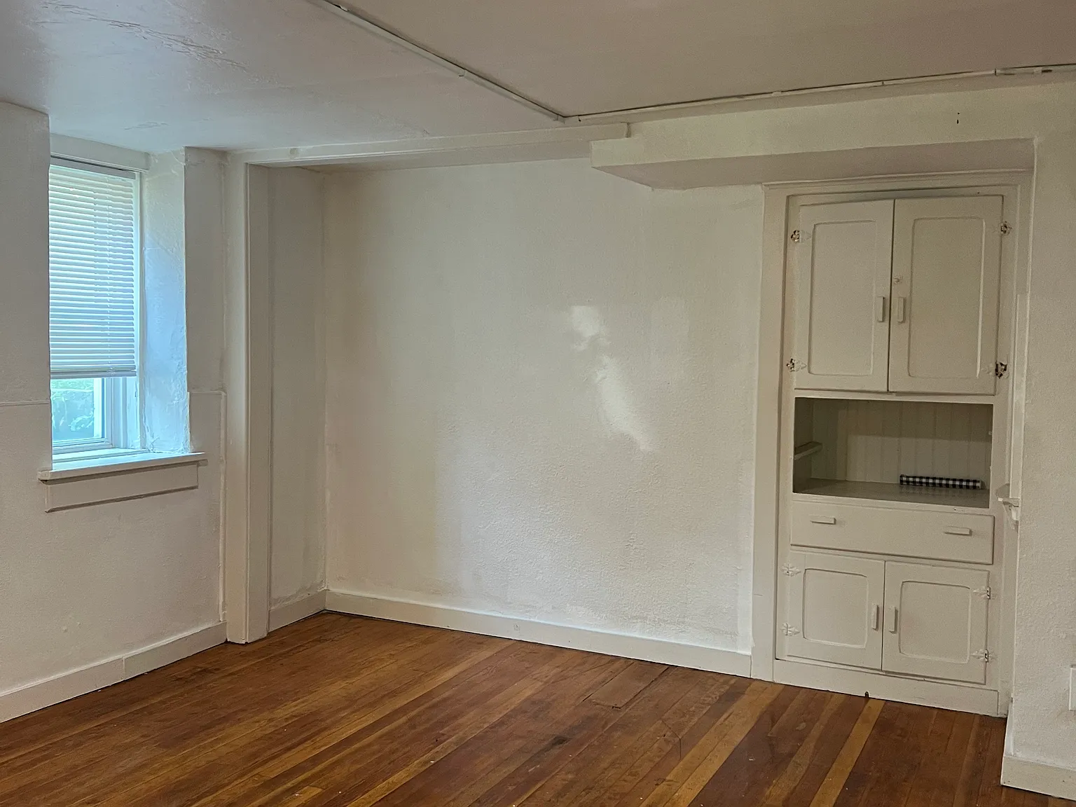 335 N Rodney St — Photo 1