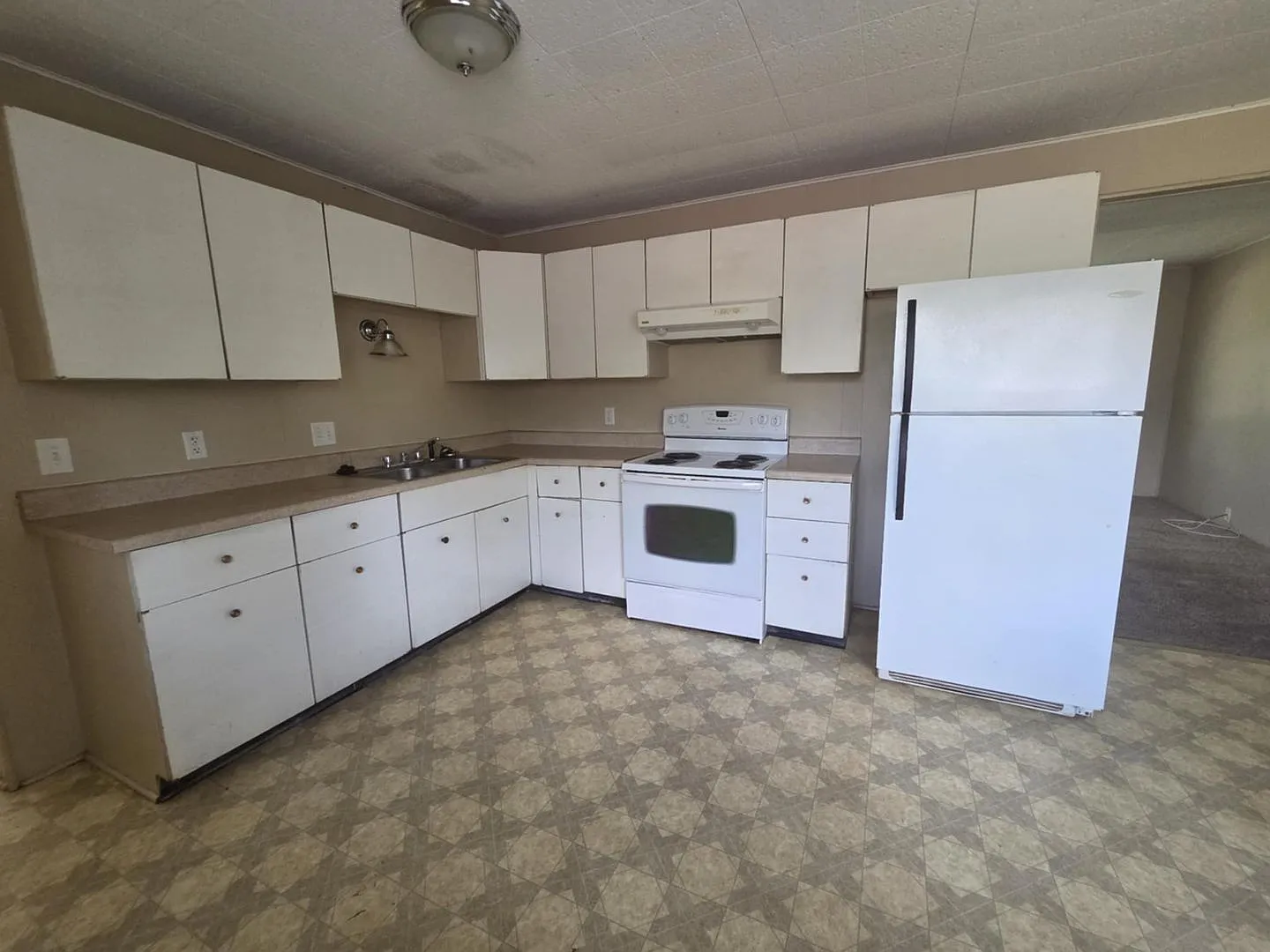 Single Family Home — Photo 2