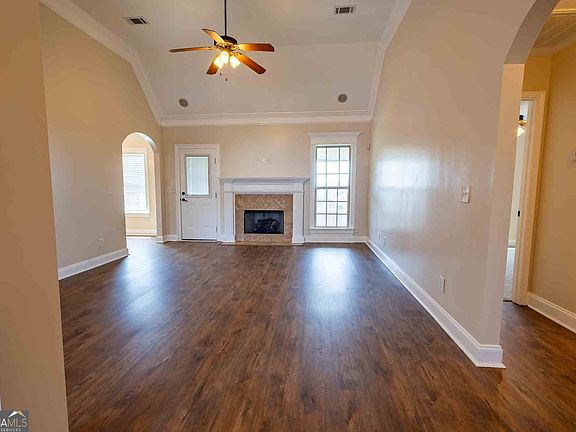 4th image of 106 Fortune Way