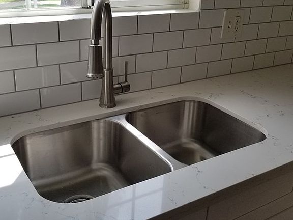 5th image of 8023 Saloma Ave