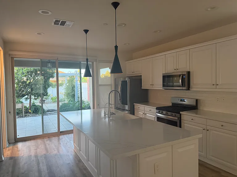 3814 Windermere St — Photo 3