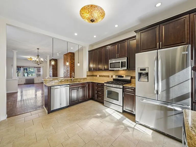 364 New York Ave #1 — Photo 6