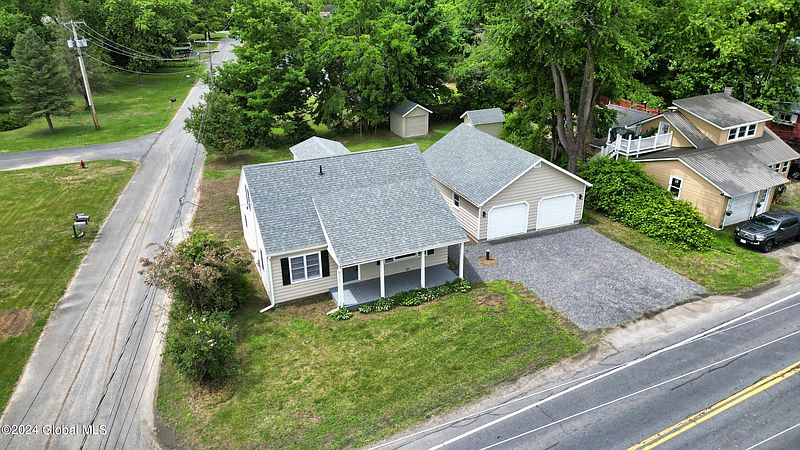 3rd image of 3725 Burgoyne Avenue