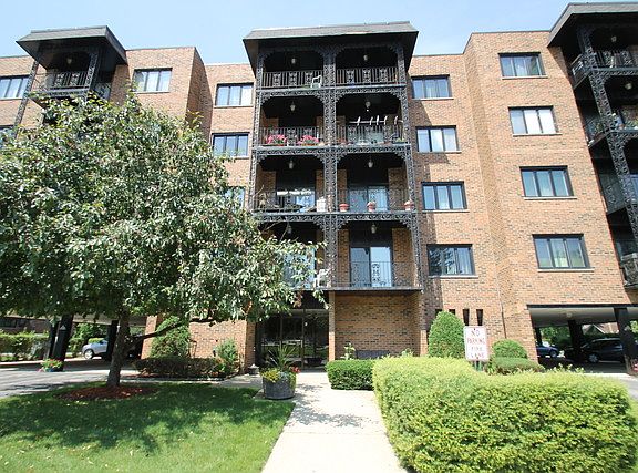 2nd image of 9382 Landings Square St #305