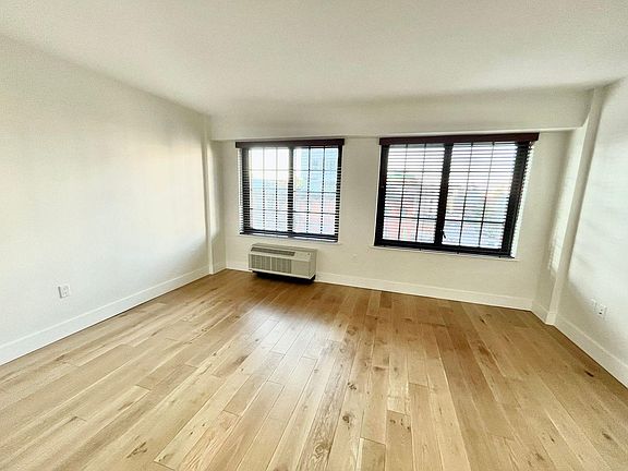 4th image of 504 Myrtle Ave APT 4G