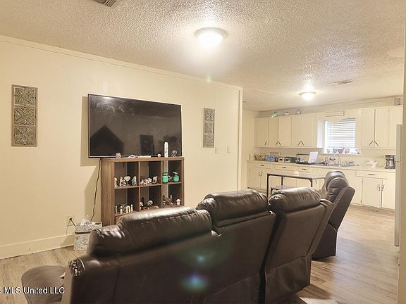 2nd image of 46 L McDonald Rd