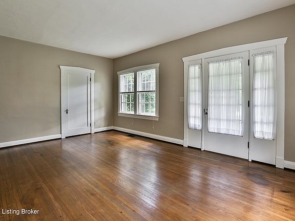 3rd image of 1309-1311 Main St