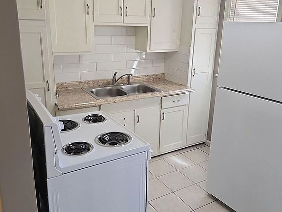 4th image of 615-617 N Broadway St