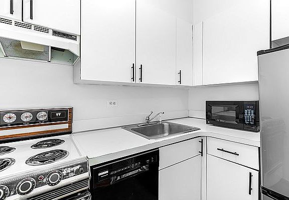 5th image of 80 Park Ave APT 3L