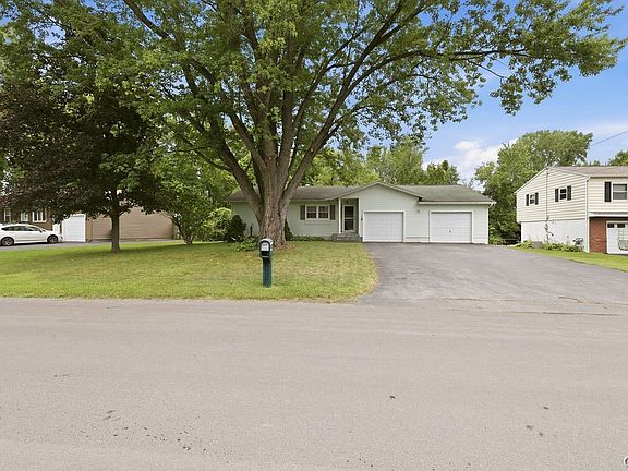2nd image of 102 Christopher Dr