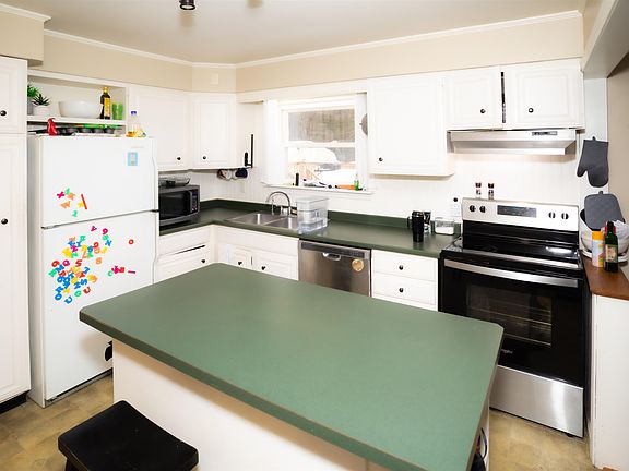 4th image of 99 Back River Road